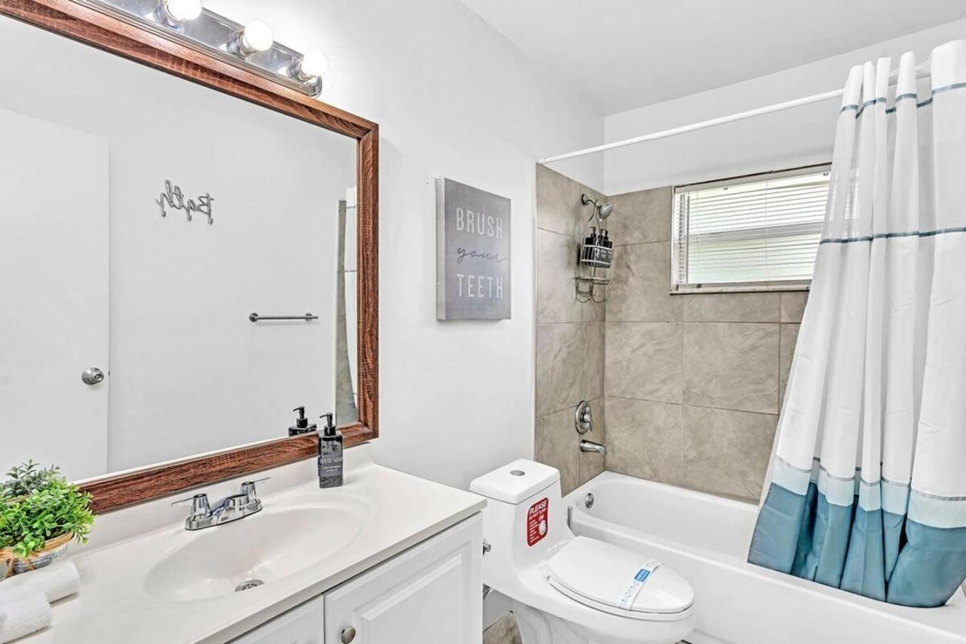 Modern 2Br Oasis Mins To Beach & Casino Db2 Dania Beach Bagian luar foto